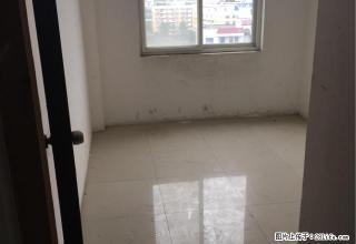 凤凰城 320平空房 1800/月 正对十字路口 - 贵港28生活网 gg.28life.com