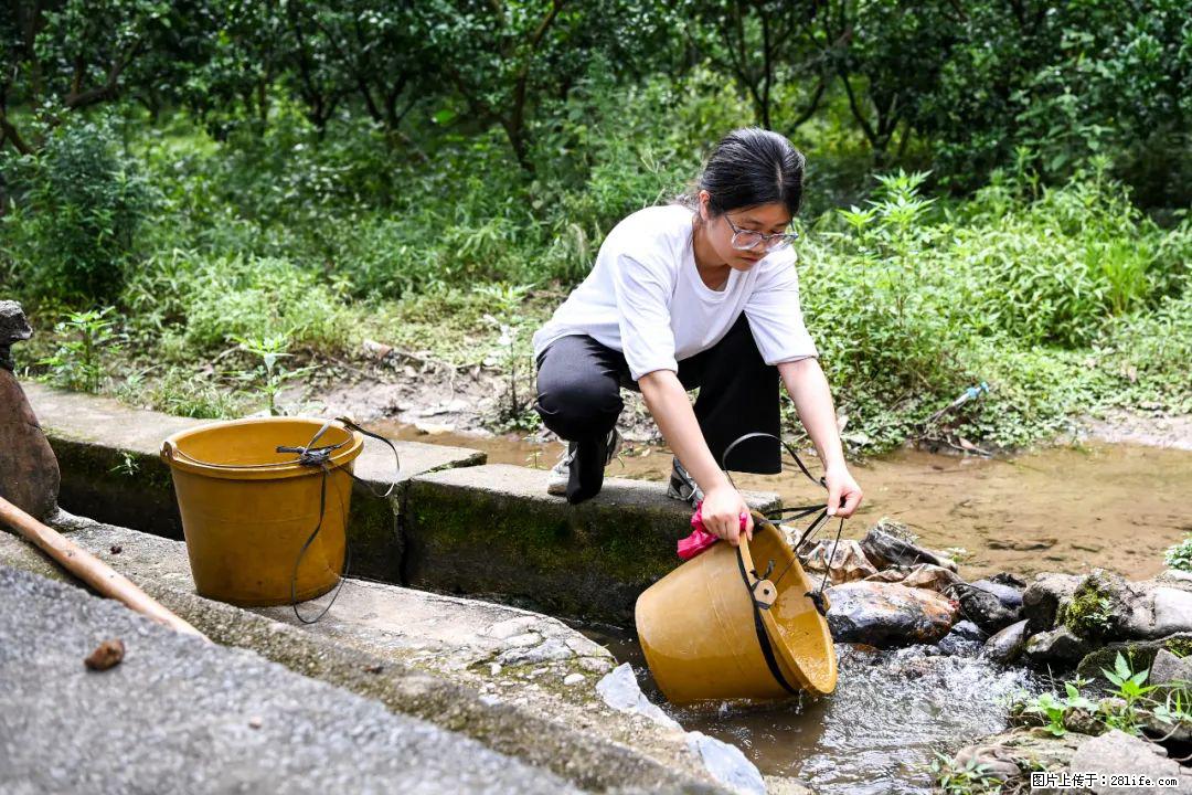 全网追的“扁担女孩”,找了一份暑假工,时薪12元 - 贵港生活资讯 - 贵港28生活网 gg.28life.com