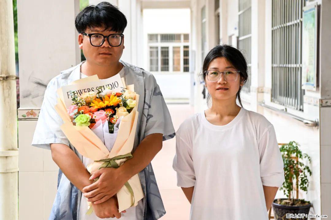 全网追的“扁担女孩”,找了一份暑假工,时薪12元 - 贵港生活资讯 - 贵港28生活网 gg.28life.com